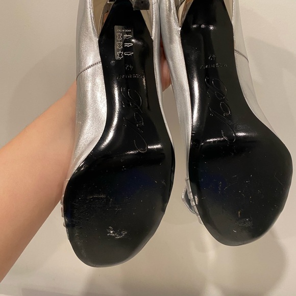 Roger Vivier Silver Buckle Heels - Picture 12 of 15